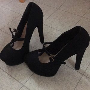Black Heel Pumps